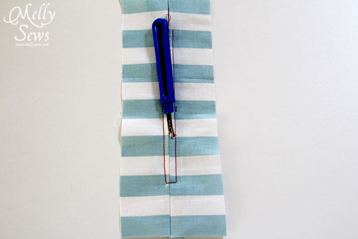 how to sew in zippers by Melly Sews