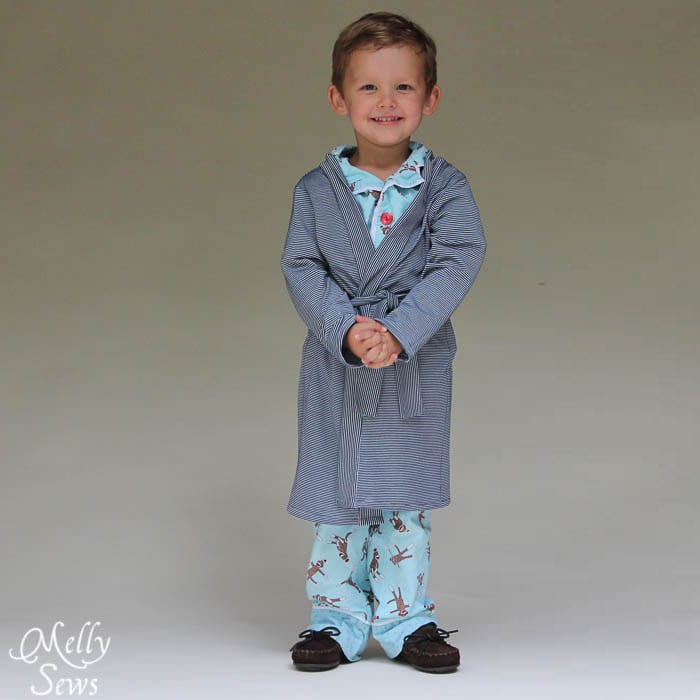 Must sew! Sleepy Robe - Free Pattern and Tutorial for Children's Robe Sizes 18m-8 - Melly Sews#sewing #kids #tutorial #diy