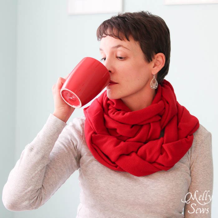 Stay warm with a hot drink and this Braided Fleece Cowl Tutorial - Melly Sews #diy #sewing #holiday #gift