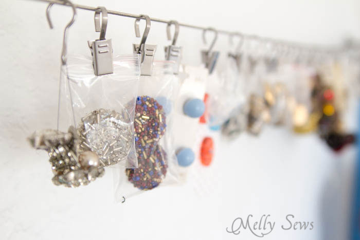 Using a curtain wire for button storage - MellySews.com