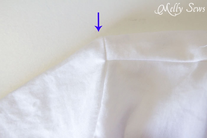 Slightly eased set in sleeve - How to sew a set in sleeve - http://mellysews.com