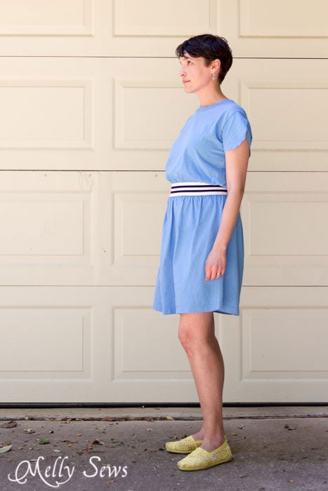 Easy t-shirt upcycle - t-shirt dress by http://mellysews.com