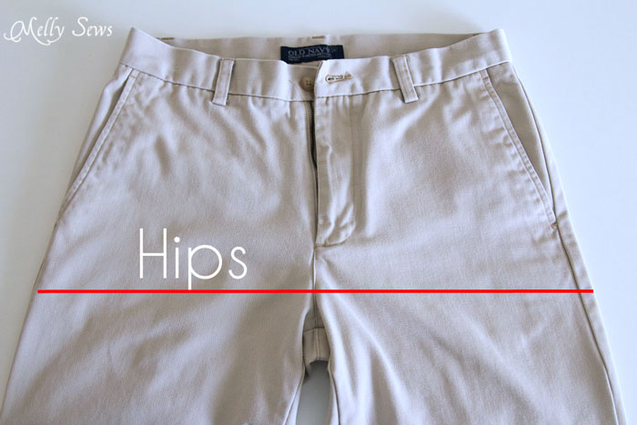 Get measurements from pants - How to draft mens shorts pattern - http://mellysews.com
