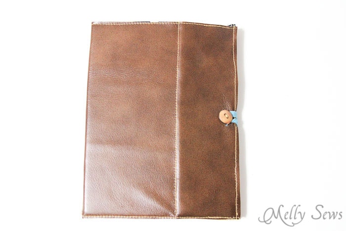 Sew a tablet case - Book Style iPad Case Tutorial by http://mellysews.com