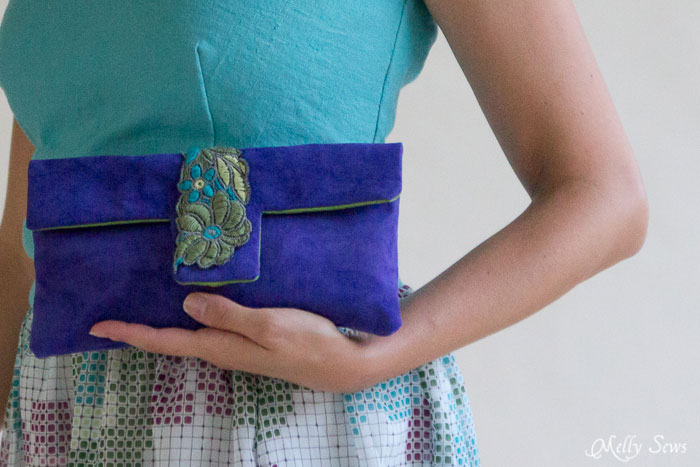 This is gorgeous! Suede Clutch Tutorial with free pattern - Melly Sews