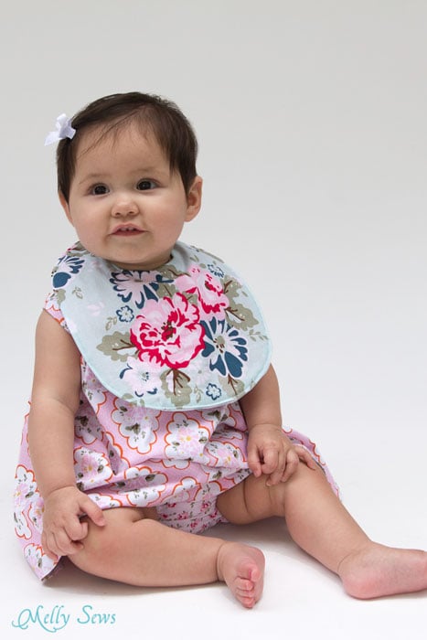So precious - Sew a Drool Bib with a FREE baby bib pattern - Melly Sews 