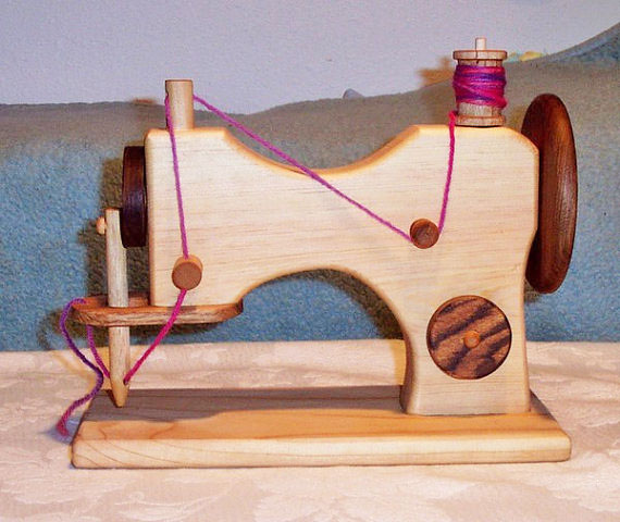 Wood toy sewing machine 