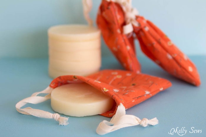 Love these! Great gift! Make homemade lotion bars and cute drawstring bags to store them in! - Melly Sews 