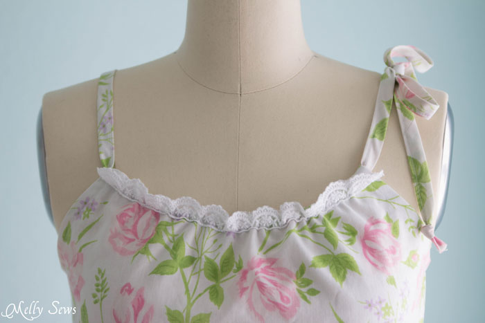 Neckline Detail - Sew Pillowcase Top Pajamas - DIY sewing tutorial from a vintage sheet - Melly Sews