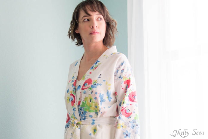 Just beautiful - Sew a Robe from a Vintage Sheet - such a pretty project and dIY sewing tutorial - Melly Sews
