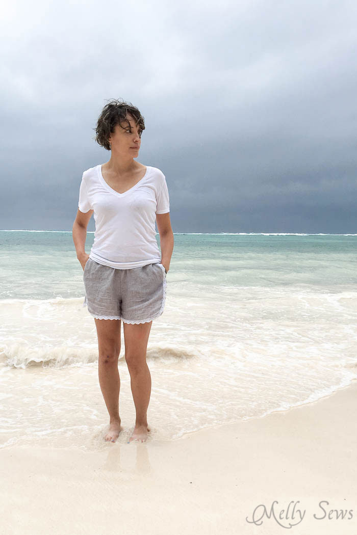 Shorts+Tee+Ocean=Must make! Sew these DIY shorts with a free pattern from Melly Sews
