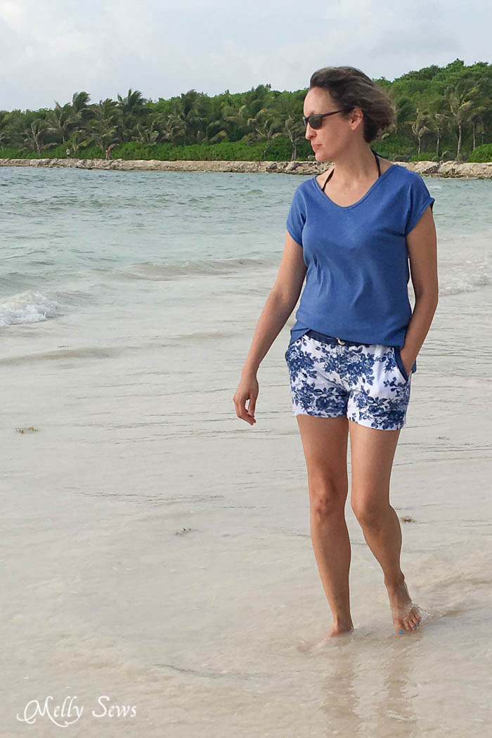 Love this beach look! Blanc T shirt by Blank Slate Patterns and Hudson Pants made into shorts - How to Sew Shorts from Pants Pattern - where to cut, how to figure out inseams, etc - a tutorial by Melly Sews 