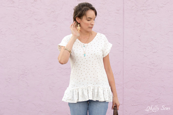 Love! Make a ruffled hem tshirt - sew a t-shirt with a ruffle hem using this pattern and tutorial from Melly Sews