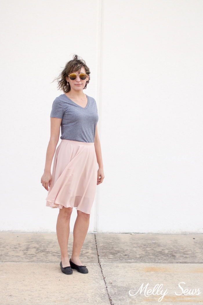 Love this casual skirt look - How to Sew a Circle Skirt - DIY Circle Skirt with a Waistband - Melly Sews