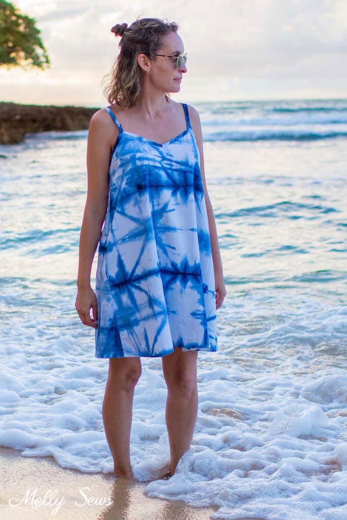 So pretty! Love this as a swim cover - How to Shibori Dye - Make this Shibori Dyed Sundress with this tutorial and pattern - Melly Sews 