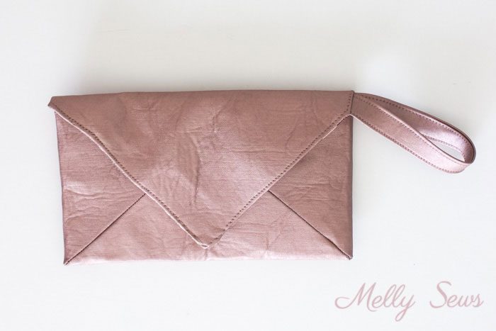 Closed - DIY Wristlet Tutorial - Make an Envelope Clutch Style bag with this free pattern from Melly Sews