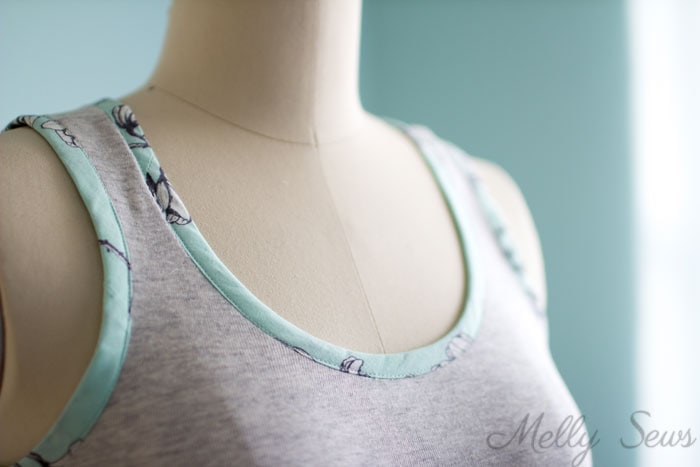 Close up of bias tape neckline - Sew a Tank Top - Tutorial and free pattern for a tank top or singlet - Melly Sews 