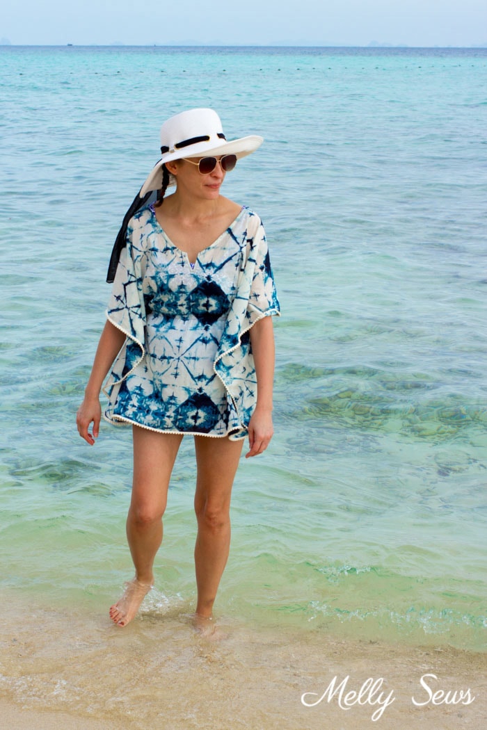 What to pack for a beach vacation - Make a beach cover up - Easy and cute DIY tutorial - sew a swimsuit cover - Melly Sews
