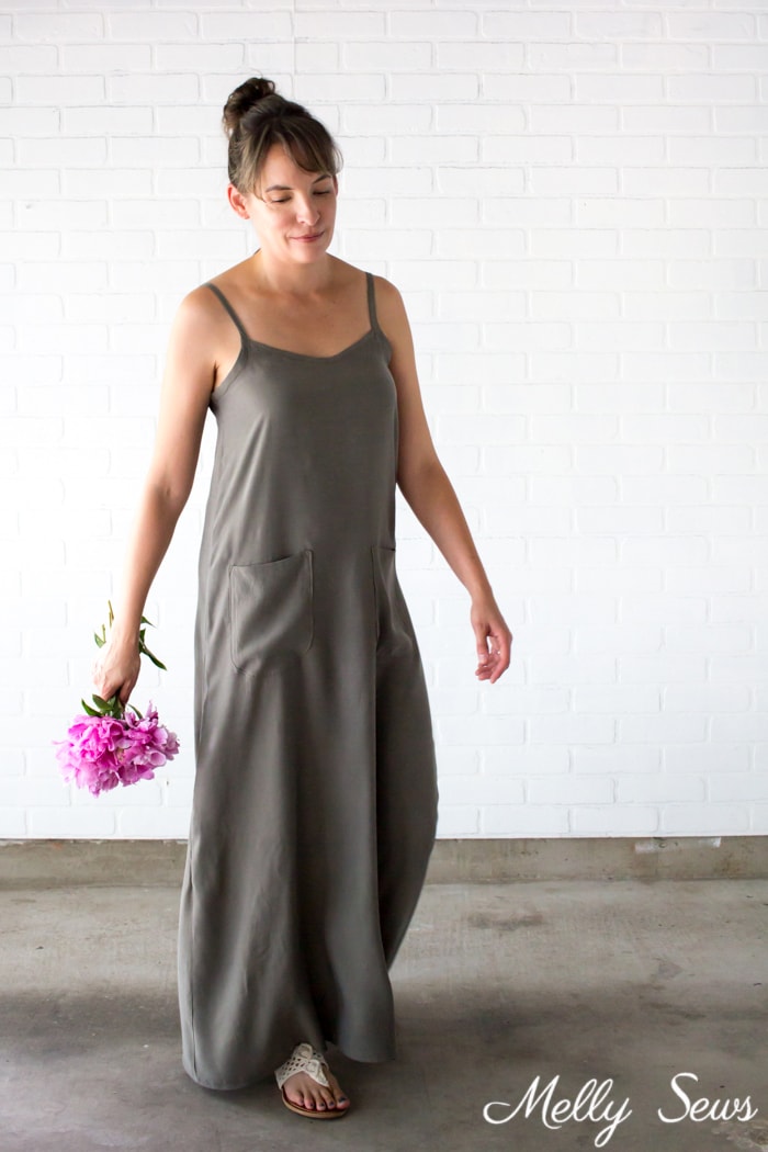 Maxi sundress - Sew a simple maxi dress - perfect for summer - DIY tutorial by Melly Sews