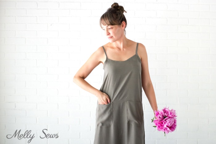 Pockets are a must! - Sew a simple maxi dress - perfect for summer - DIY tutorial by Melly Sews