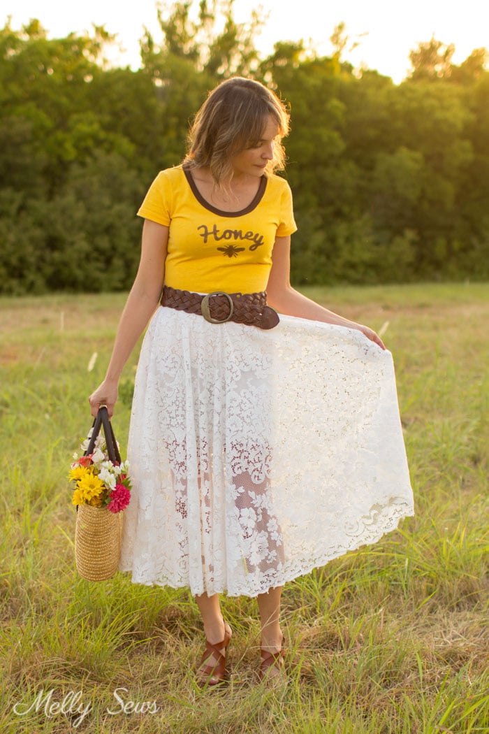 T-shirt and lace skirt outfit - Turn a vintage table cloth into a skirt - sustainable sewing tutorial by Melly Sews