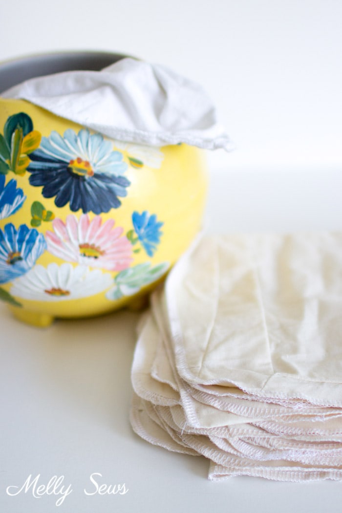 This is so smart - How to Make Reusable Paper Towels - Use your Fabric Scraps in an Eco Sewing Project - Melly Sews