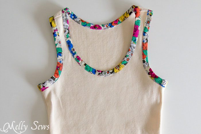 Love this trim technique - Bias Trim Tank Top Tutorial with free pattern - Melly Sews