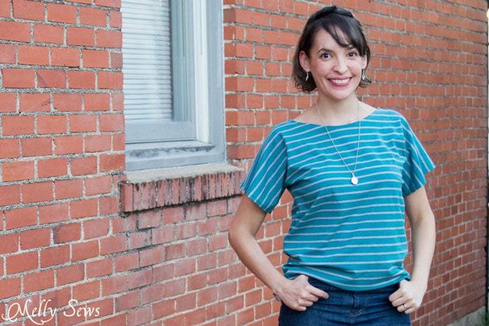 Easy to sew t shirt - 20 Minute Tunic - Sew this top from any kind of knit fabric in about 20 minutes with this EASY how to sew a shirt tutorial from Melly Sews