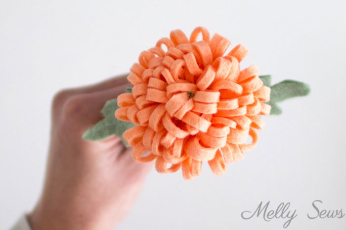 How to make a felt chrysanthemum - felt flower tutorial by Melly Sews