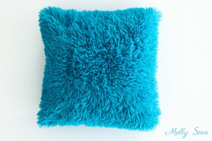 DIY fur pillow in aqua